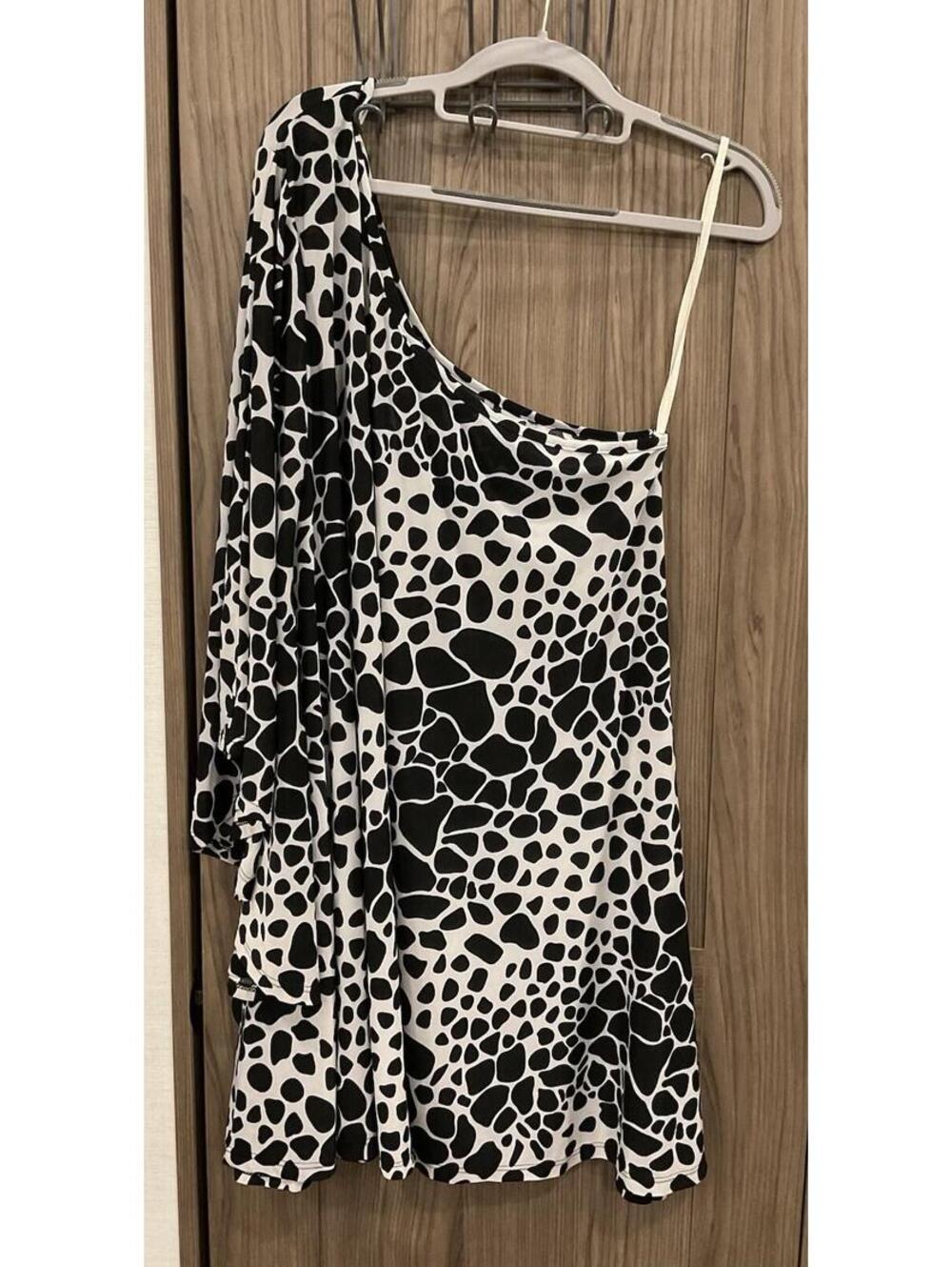 Poliana Plus Womens Single Side Bell Sleeve Dress Size 2 XL Measurements In Pics